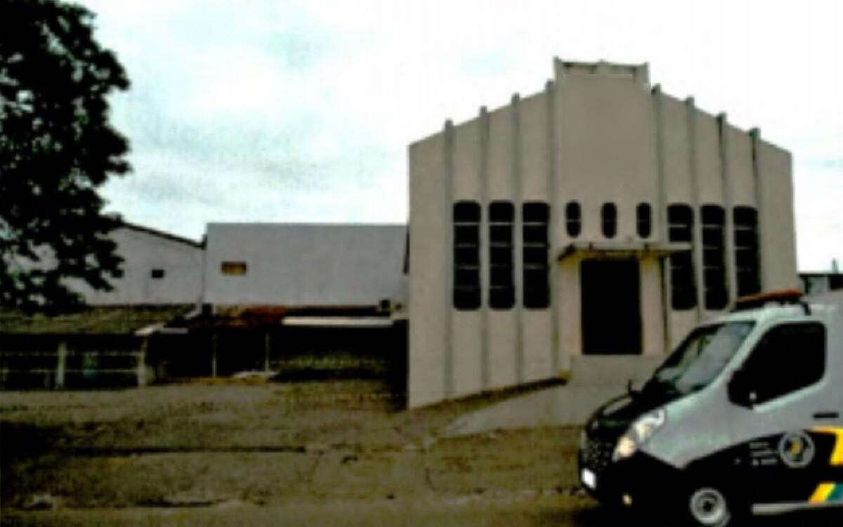 Marido executa esposa com facada no peito, pedradas na cabeça e abandona corpo em pátio de igreja - G5News - Noticias de Goiás