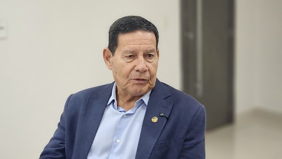 Mourão defende barreira definitiva contra a perpetuação de líderes no poder